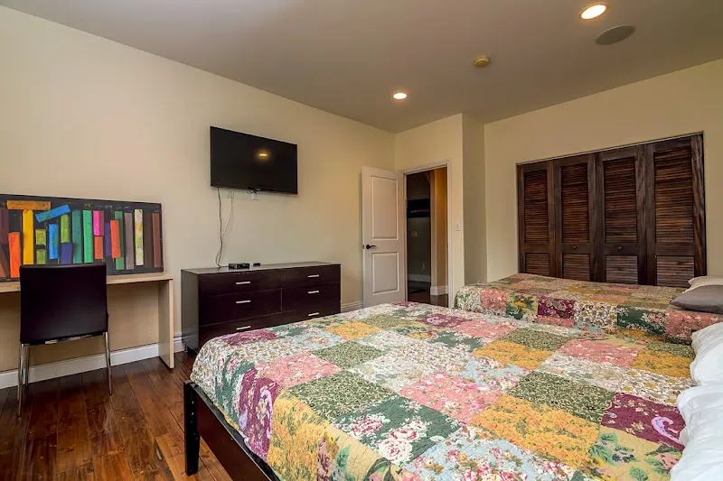 Epiphany Sober Women - Photo 2