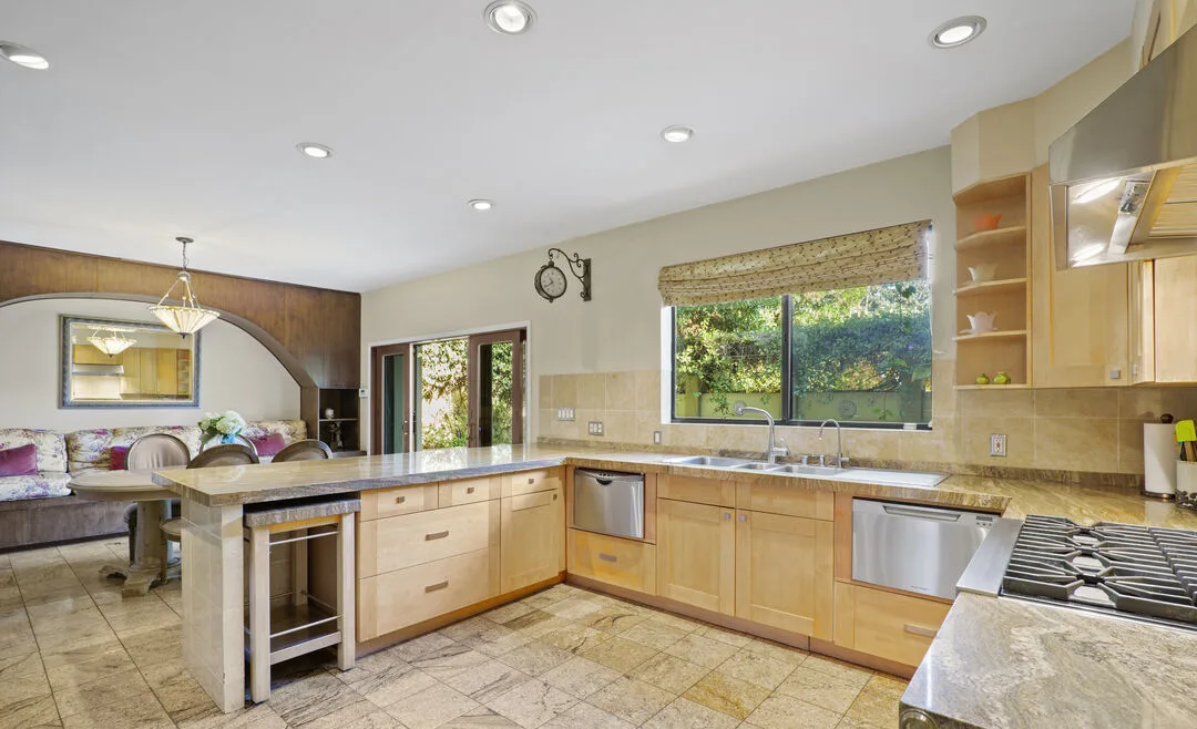 Riviera Recovery - Mental Health Housing in Santa Monica - interior photo