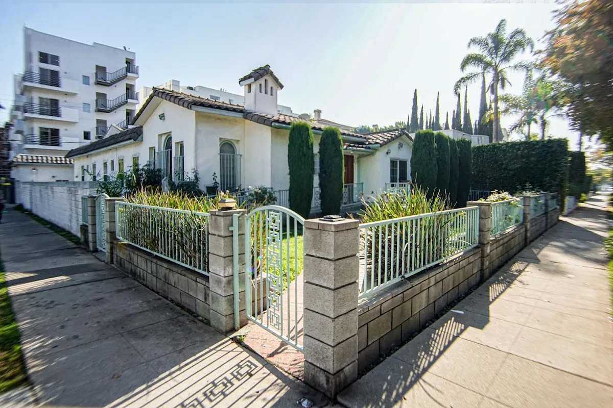 La Peer House Sober Living - Ảnh 2